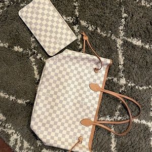 Louis Vuitton MM Neverfull